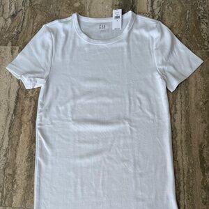 NWT GAP Women's  Modern T-Shirt Size S White